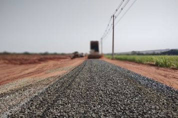 MAIS UMA ESTRADA RURAL RECEBE MELHORIAS